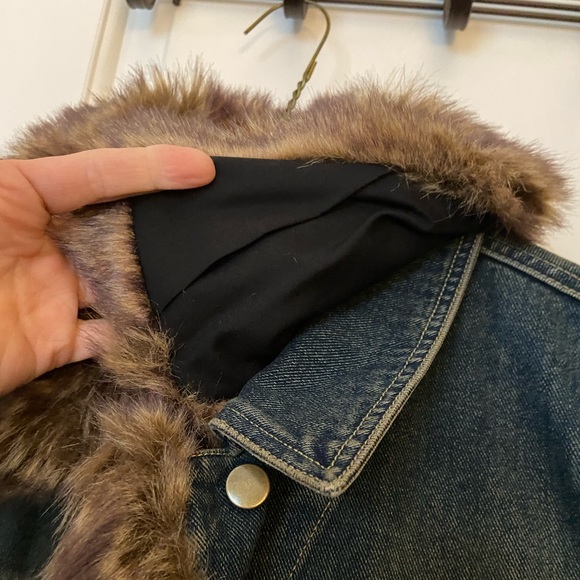 Ladies Medium Denim Faux Fur trimmed Vest - Picture 3 of 6